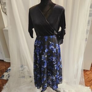 Size 8 Floral Midi Dress